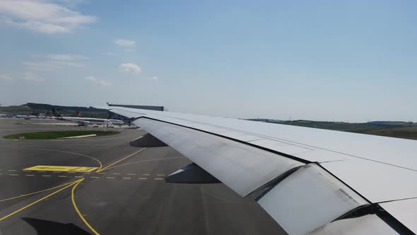 Viewing Airport From the Passenger Cabin Window at the Run Up on Day alt