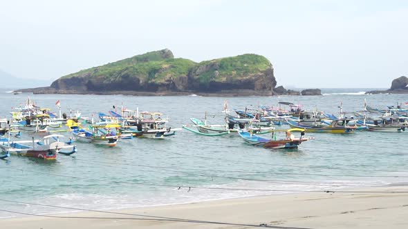 Traditional fishing boat alt
