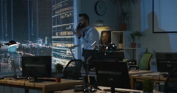 Man Loosing Nerves While Telephoning alt