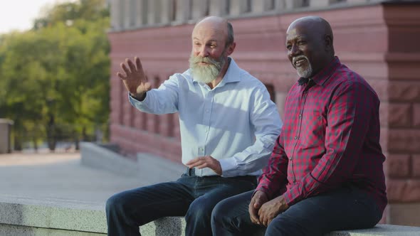 Longtime Friends Elderly Colleagues or College Classmates Met After Long Separation and Glad to See alt