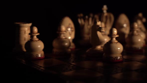 Scene of a chess game with horizontal movement and stopping the black rulers. alt