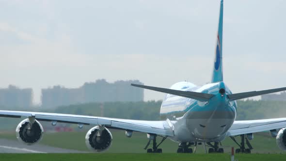 Wide Body Airfreighter Before Departure alt
