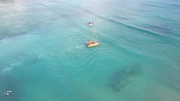 Waikiki Beach Cruise Boat 4 K