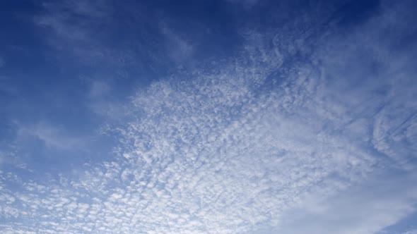 Photography Daytime Sky With Fluffy Clouds Video Loop alt