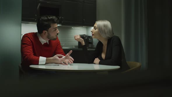 Young couple arguing alt