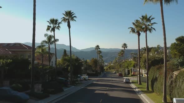 Midday drone view from the garden city of Malibu, California. ( DJi Spark Drone footage I 30 fps ) alt