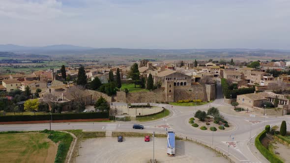 Aerial view of the historical and memorable medieval town Ullastret in the province of Girona, Catal alt