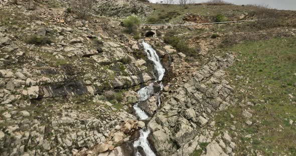 Gorgeous waterfall in Valle del Jerte, Spain alt