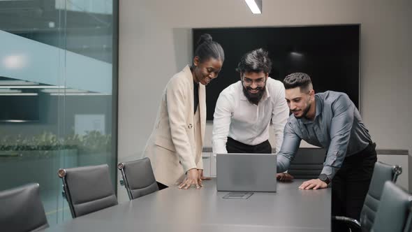 Excited Happy Business Team Multiracial People Group in Office Looking at Laptop Celebrate Corporate alt