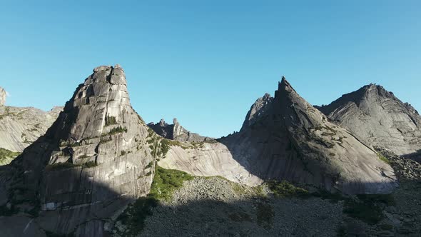 Rock Porabola Located in the Natural Park of Regional Significance Ergaki alt