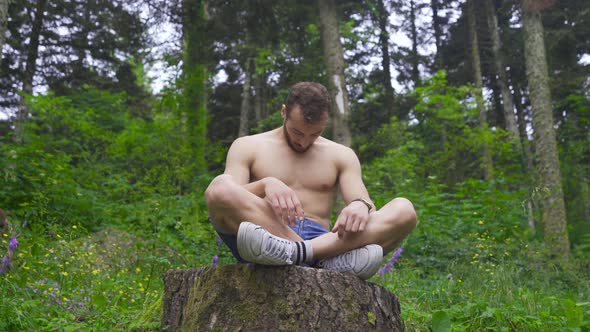 Doing yoga in nature. alt