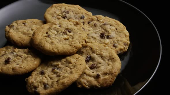 Cinematic, Rotating Shot of Cookies on a Plate - COOKIES 171 alt