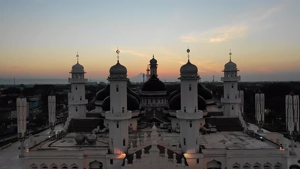 AH - Sunrise Baiturrahman Mosque 02