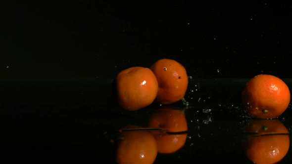 Bouncing fruit in ultra slow motion 1500fps - BOUNCING FRUIT PHANTOM  alt