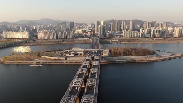 Seoul City Nodeul Island Hangang Bridge Road Traffic