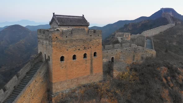 Flying over the Great Wall of China alt