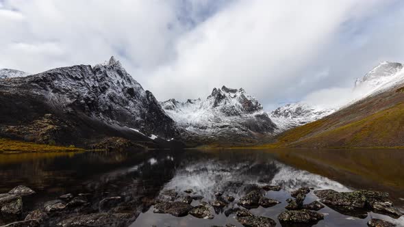 Grizzly Lake in Tombstone Territorial Park, Yukon, Canada alt