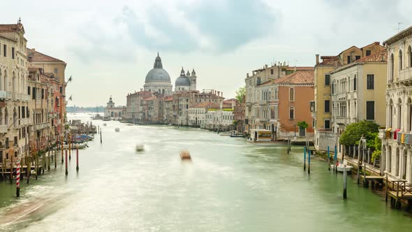 Time Lapse of the Grand Canal in Venice Italy alt