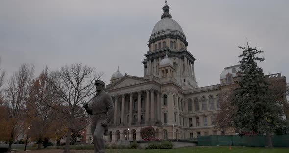 Illinois state capitol building in Springfield. Walking shot with gimbal. alt