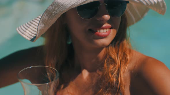 Drink In The Pool alt