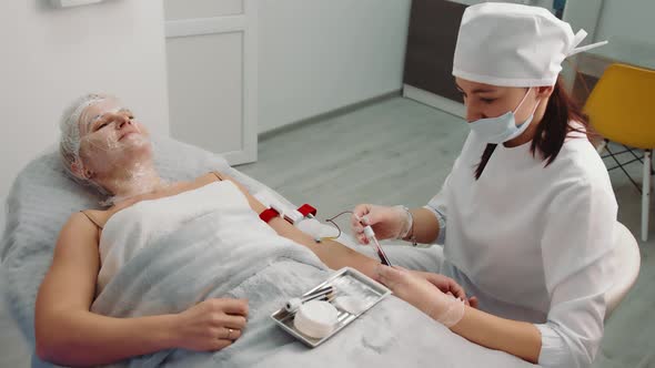 Blood Sampling in a Beauty Salon alt