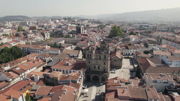 Cathedral of Braga (Se de Braga): Aerial orbiting around the historical ecclesiastical monument alt