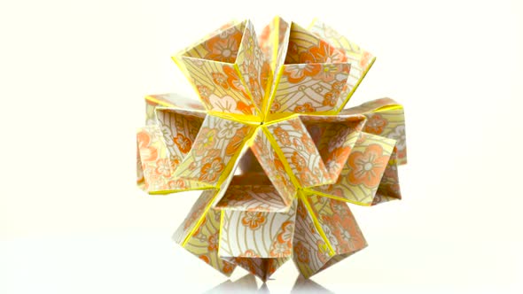 Beautiful Modular Origami Flower. alt