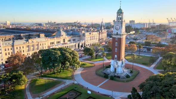 Aerial arc around iconic Torre Monumental (Argentine Big Ben), Buenos Aires alt