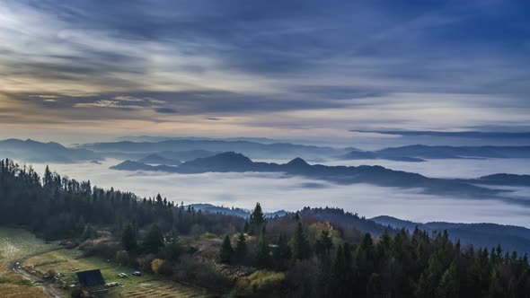 Sunrise with flowing clouds in the Tatra mountains, Poland, Timelapse alt