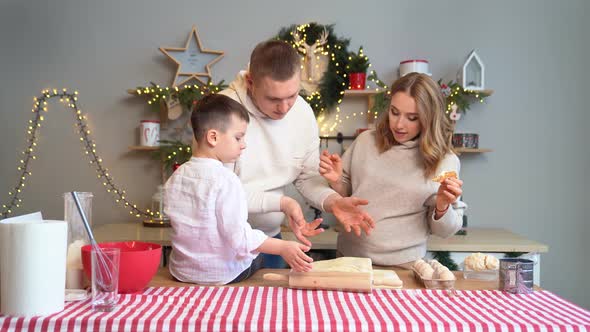Happy Family Together Prepares Traditional Dishes From the Dough for New Year alt