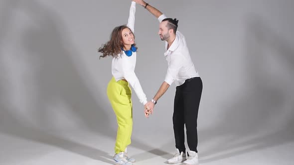 Professional Couple of Dancers Passionately Performing Expressive Dance alt