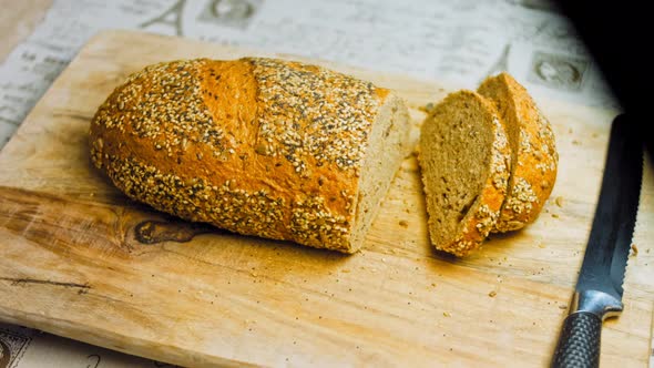 Freshly Baked Bread with Seeds alt
