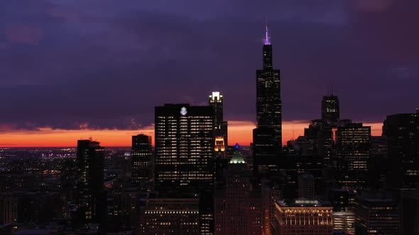 Urban Cityscape of Chicago in Blue Hour in Winter alt