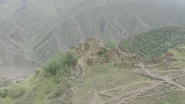 Abandoned in the Mountains the Village of Gamsutl alt