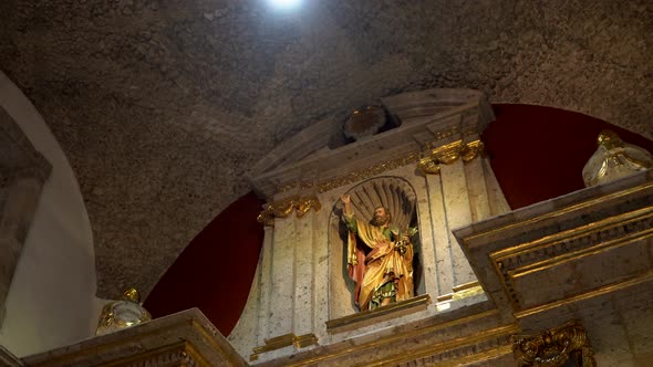Christian Parish Church Main Nave Image of San Pedro Apostol With Gray Quarry alt