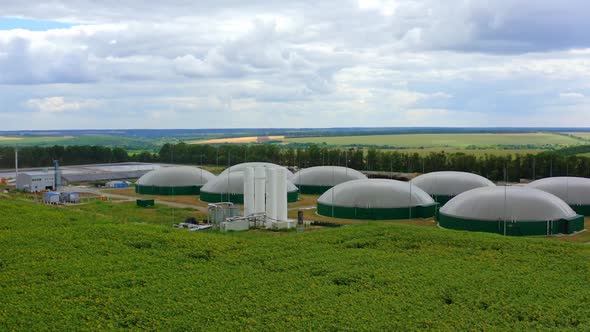 New biogas farm on field alt