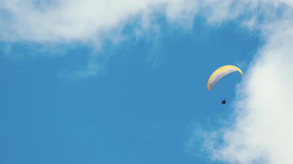 Beautiful Sunny Weather for Parachuting alt