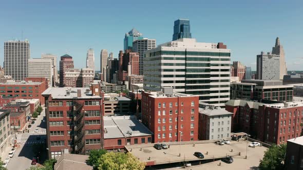 Kansas City Downtown Descend from 400 Feet 4K UHD