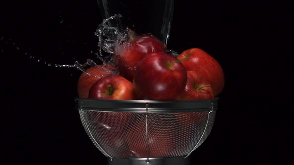 Washing apple, Slow Motion alt