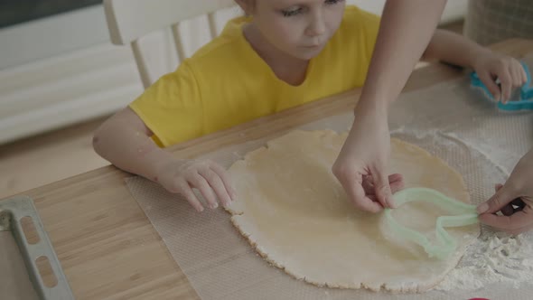 Bake Easter Cookies