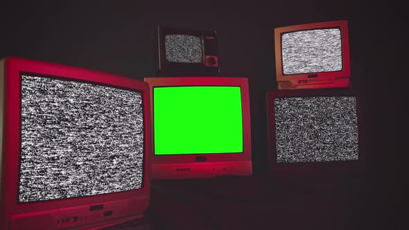 Retro Television Green Screen Zoom In Static Noise Interference alt