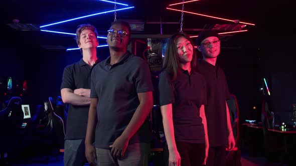 The Teamwinner of the Shooter Championship Was Asked to Take a Photo for Memory the Guys Pose alt