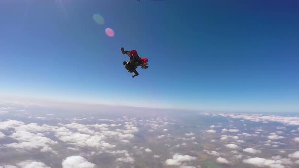 Parachutist Tandem Jumping alt