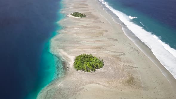 Small Tropical Uninhabited Island Majuro Marshall Islands alt