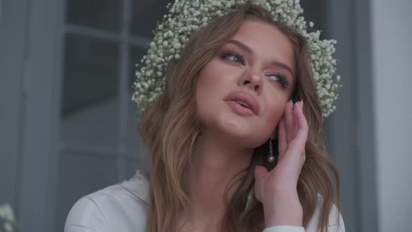 Very Beautiful Bride in a Wreath alt