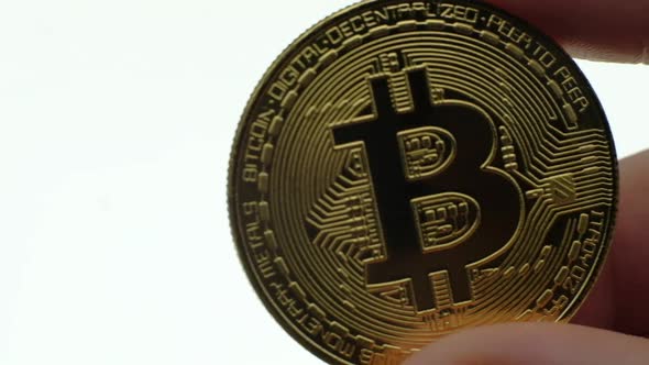 Bitcoin Coin in the Man's Hand alt