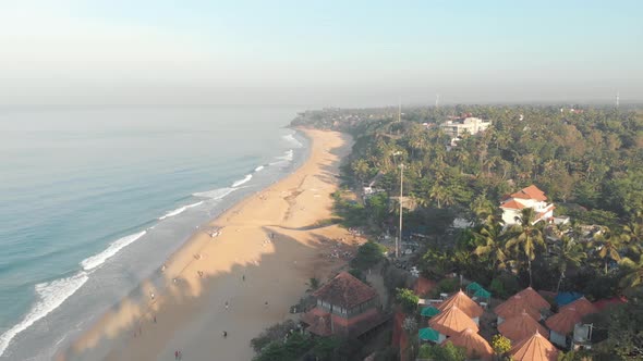 Varkala beach and chill out place. Long sand beach and calm sea waters, India alt