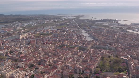Aerial view of Sete with buildings alt