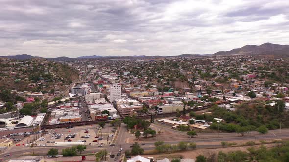 International border USA Mexico divides the city of Nogales in Arizona and Sonora. alt