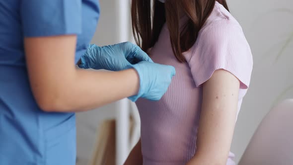 Virus Prevention Female Patient Covid Vaccination alt